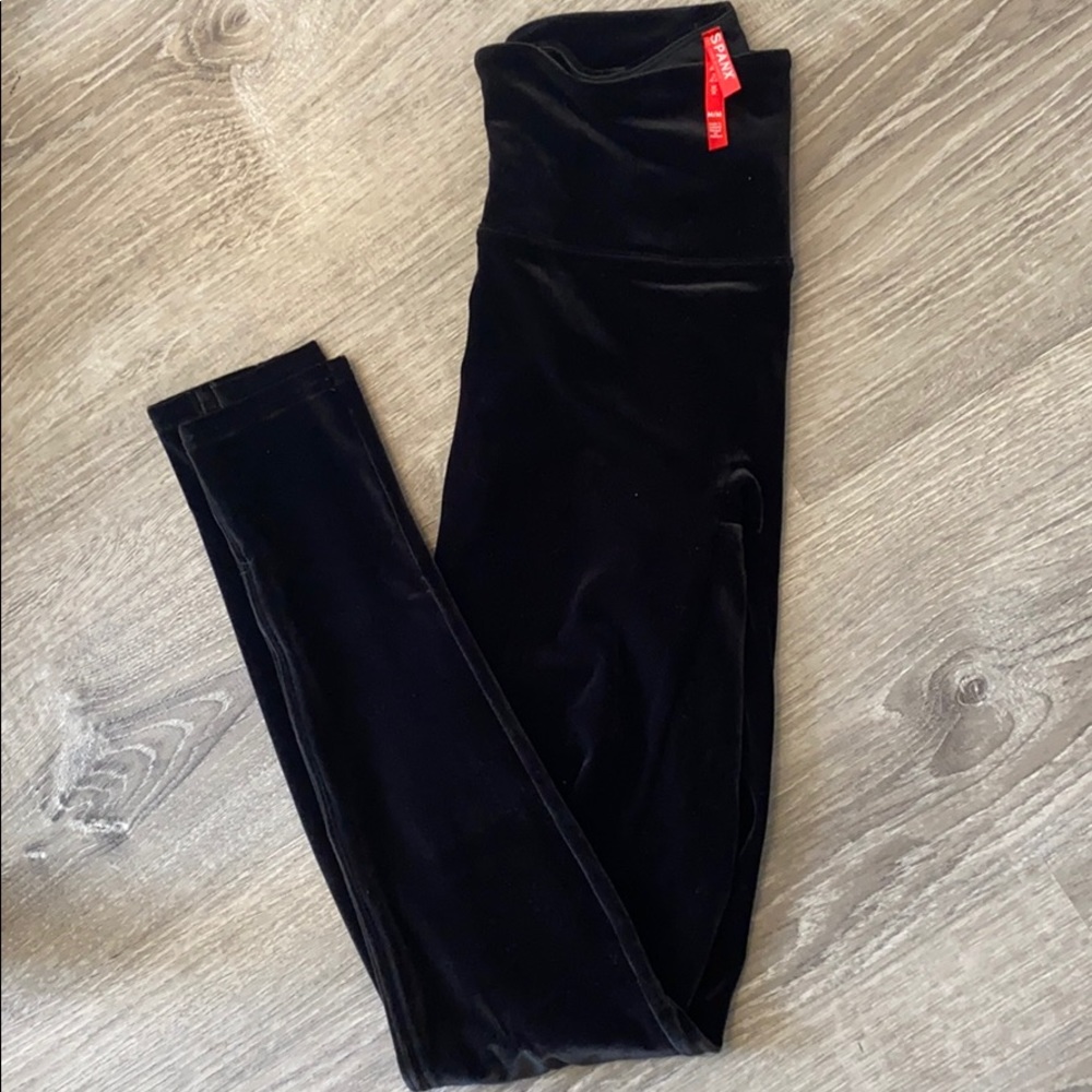 Spanx Velvet Leggings size Medium, NWOT
